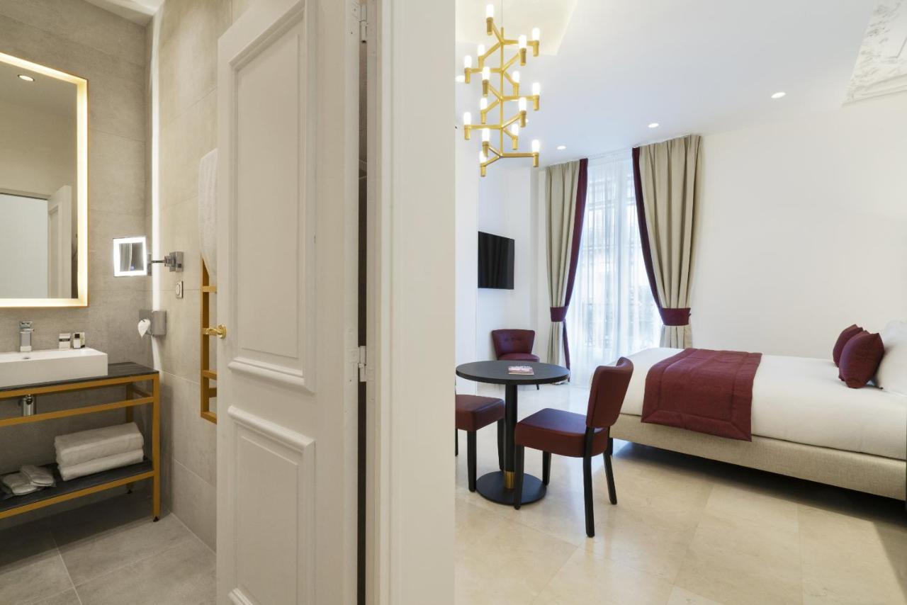 Vestay Montaigne Parigi Camera foto